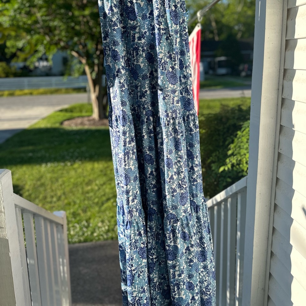 Smith & Quinn Isabella Porcelain Petals Bridesmaid Dress - Picture 9 of 13